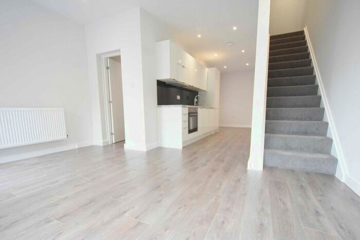 2 Bedroom Maisonette To Rent In Higher Drive, Purley, CR8