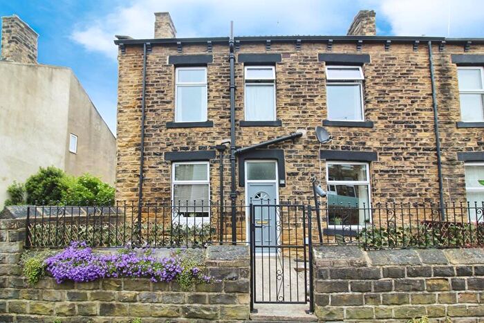 2 Bedroom End Of Terrace House For Sale In Somerset Road, Pudsey, LS28