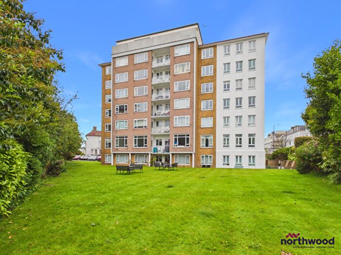 1 Bedroom Apartment For Sale In Chiswick Place, Town Centre, Eastbourne, BN21