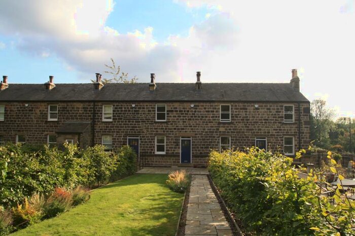 2 Bedroom Semi-Detached House To Rent In Park Cottages, Roundhay, Leeds, LS8