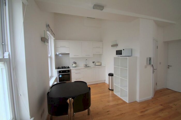 1 Bedroom Apartment To Rent In New Cross Road, New Cross, London, SE14