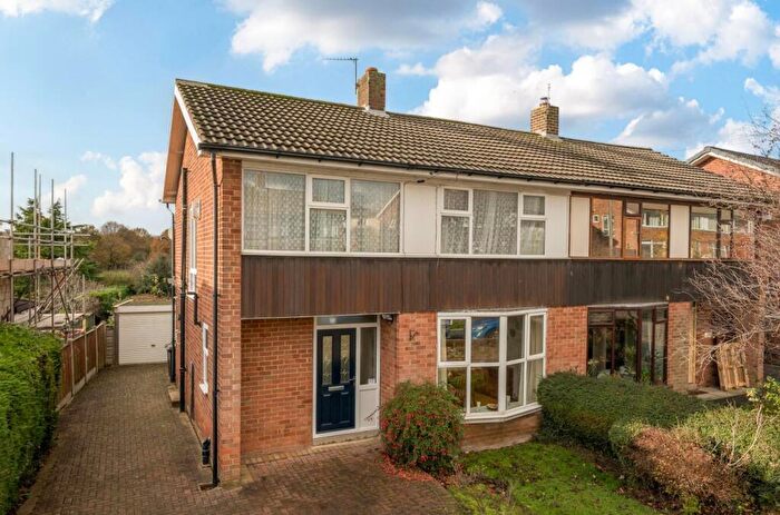 3 Bedroom Semi-Detached House For Sale In Victoria Mount, Horsforth, LS18