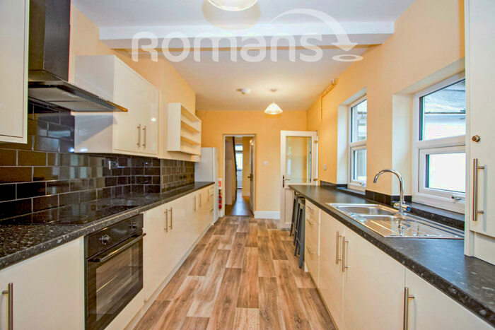 4 Bedroom House To Rent In Emlyn Road, Bristol, BS5
