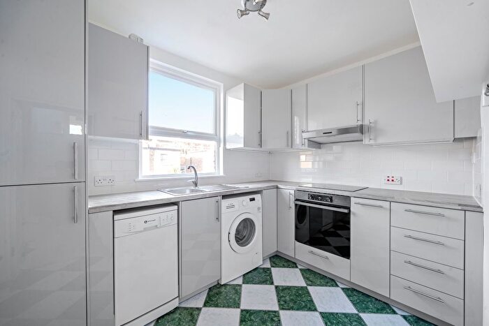 2 Bedroom Flat To Rent In Fernhead Road, London, W9