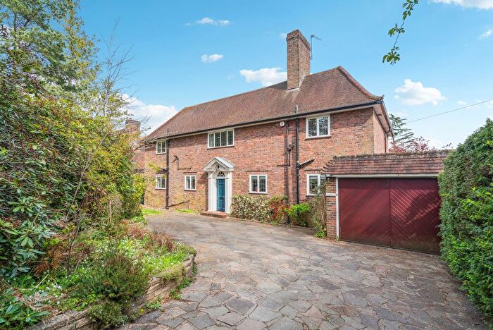 4 Bedroom Detached House For Sale In Pinner Hill, Pinner, HA5