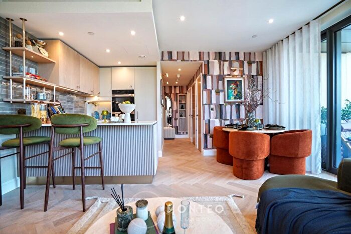 1 Bedroom Apartment For Sale In Chalk Farm Road, London, NW1