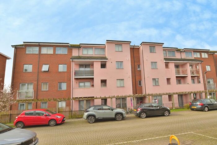 2 Bedroom Flat For Sale In Drummond Grove, Willesborough, Ashford, Kent, TN24