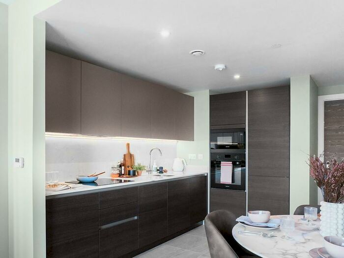 2 Bedroom Apartment To Rent In The Mercian, Broad Street, Birmingham, B15