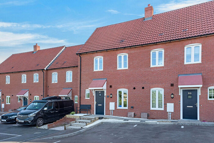 3 Bedroom Semi Detached House For Sale In Brasher Drive, Kettering, NN15