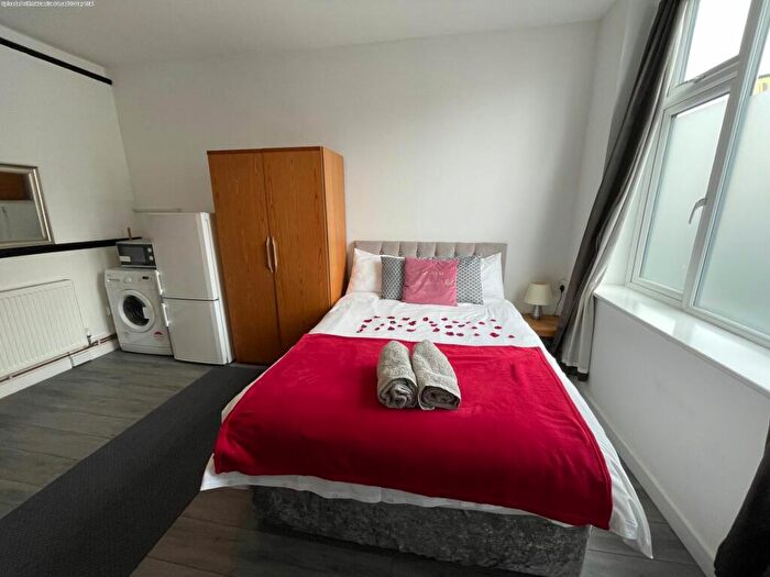 1 Bedroom Flat To Rent In Station Road, Portslade, BN41