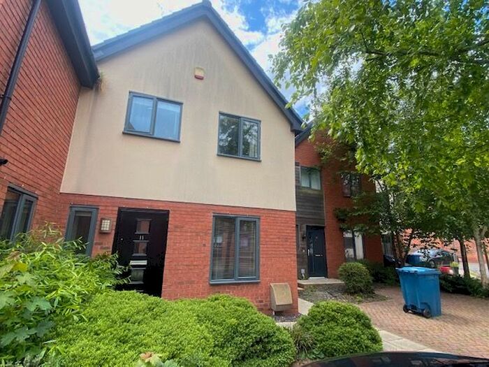 3 Bedroom Property To Rent In Cairns Close, Lichfield, WS14