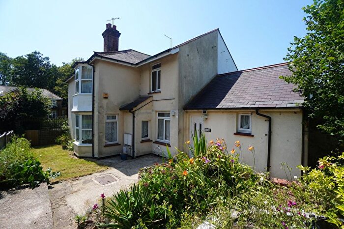 2 Bedroom Flat For Sale In West Wycombe Road, High Wycombe, HP12