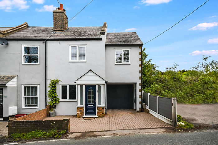 3 Bedroom End Of Terrace House For Sale In Coxtie Green Road, Pilgrims Hatch, Brentwood, CM14
