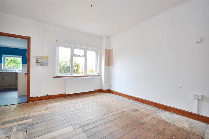 2 Bedroom Terraced House For Sale In Campbell Road, Eastleigh, SO50