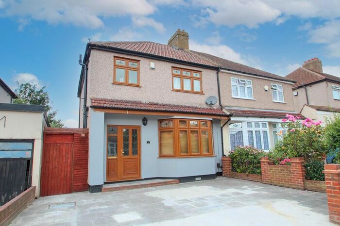 3 Bedroom Semi-Detached House To Rent In Ruskin Drive, Welling, DA16