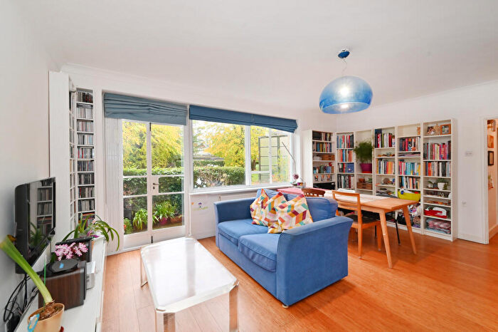 2 Bedroom Apartment For Sale In Willesden Lane, London, NW6