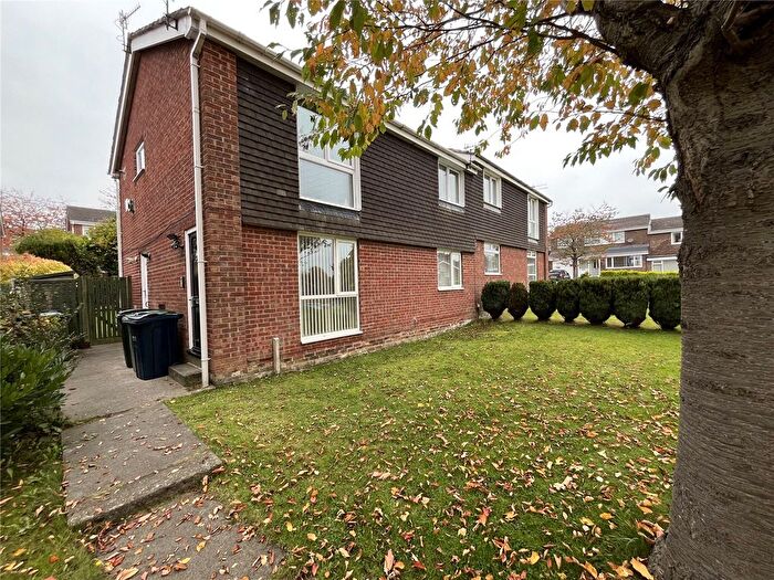 2 Bedroom Flat For Sale In Kingsway, Sunniside, NE16