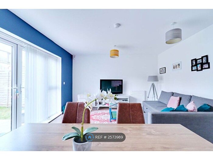 3 Bedroom Terraced House To Rent In Haven Road, Rainham London, RM13