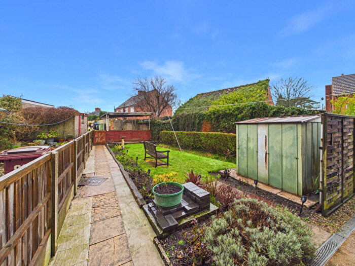 3 Bedroom Semi Detached House For Sale In Station Road, Pilsley, S45