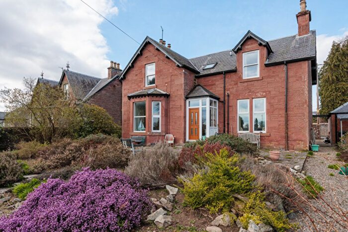 3 Bedroom Detached House For Sale In Airlie Place, Alyth, PH11
