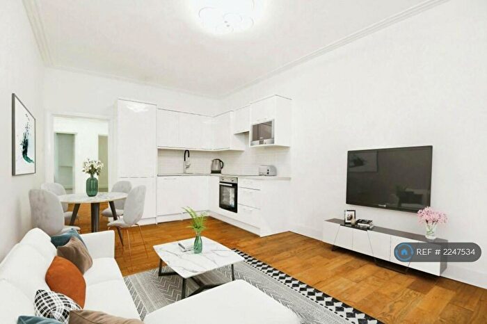 3 Bedroom Terraced House To Rent In Broughton Street, Edinburgh, EH1