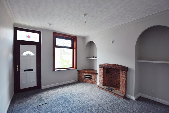 2 Bedroom Terraced House To Rent In Railway Street Nelson, , Uk, BB9