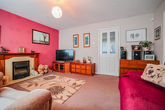 4 Bedroom Detached House For Sale In Bramfield Place, Hemel Hempstead, HP2