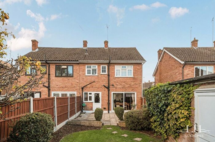 3 Bedroom Semi-Detached House For Sale In Chelmer Drive, Brentwood, CM13