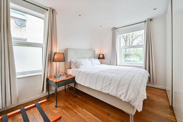 3 Bedroom Flat For Sale In Ilderton Road, South Bermondsey, London, SE15