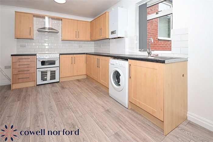 2 Bedroom Flat For Sale In Halliwell Street, Milnrow, Rochdale, Greater Manchester, OL16