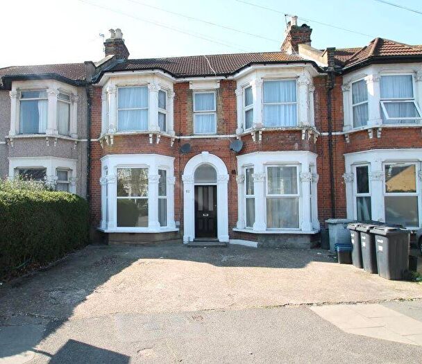 1 Bedroom Apartment For Sale In C Northbrook Road, Ilford, Redbridge, IG1