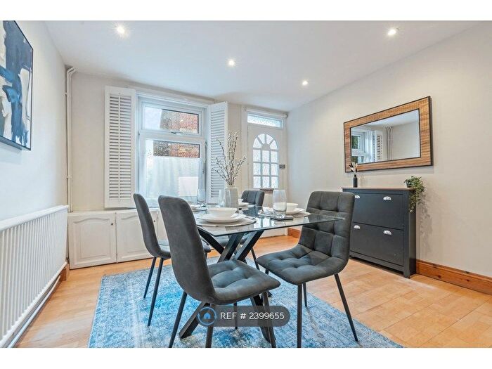 2 Bedroom Terraced House To Rent In West Street, Oxford, OX2