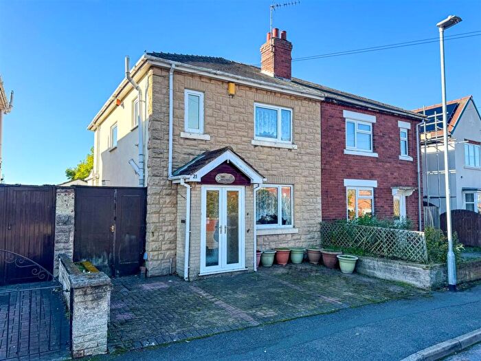 3 Bedroom Semi-Detached House For Sale In Carlton Avenue, Worksop, S81