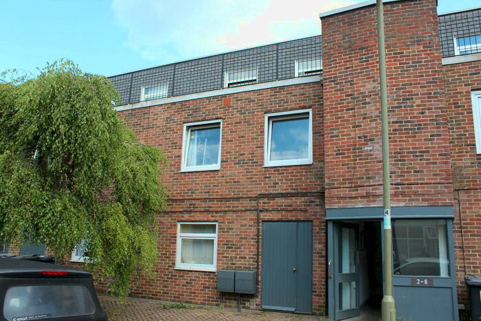 4 Bedroom Flat To Rent In Lower Brook Street, Winchester, SO23