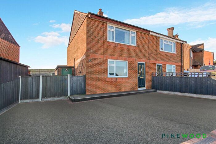 2 Bedroom Semi-Detached House For Sale In Masefield Avenue, Holmewood, S42