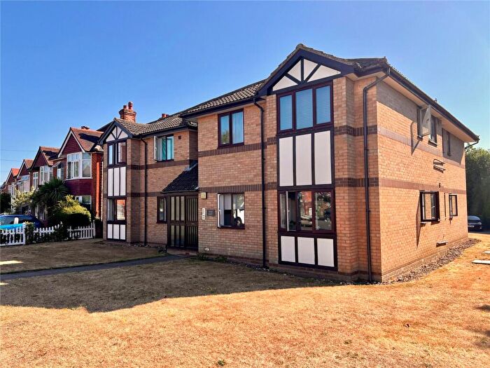 1 Bedroom Apartment For Sale In Grange Road, Guildford, Surrey, GU2