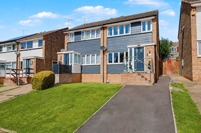3 Bedroom Semi-Detached House For Sale In Stonechat Road, Billericay, CM11