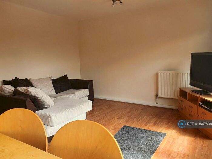 3 Bedroom Maisonette To Rent In Whitton Walk, London, E3