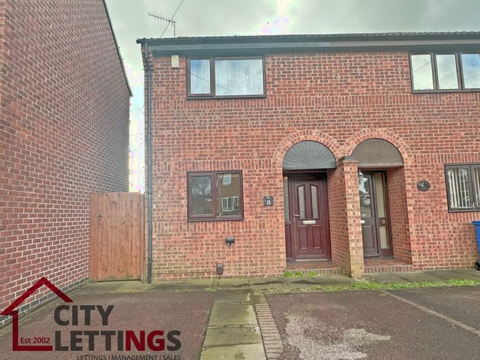 2 Bedroom Town House To Rent In Ash Street, Ilkeston, DE7