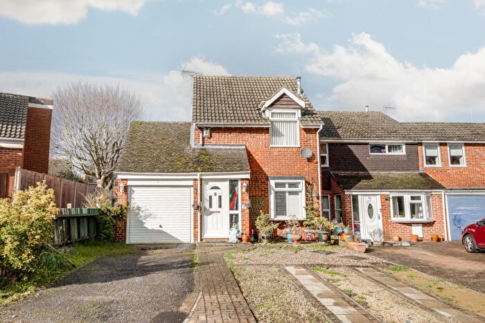 2 Bedroom End Of Terrace House For Sale In Derwent Road, Leighton Buzzard, LU7