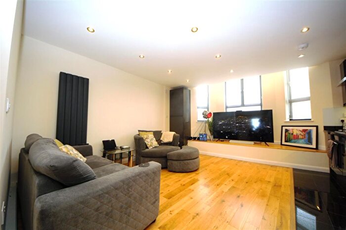 1 Bedroom Flat To Rent In High Road, East Finchley, N2