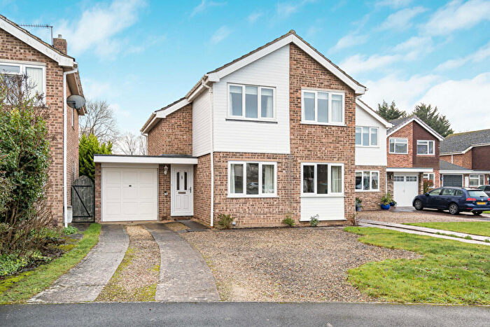 3 Bedroom Detached House For Sale In Cherwell Close, Abingdon, OX14