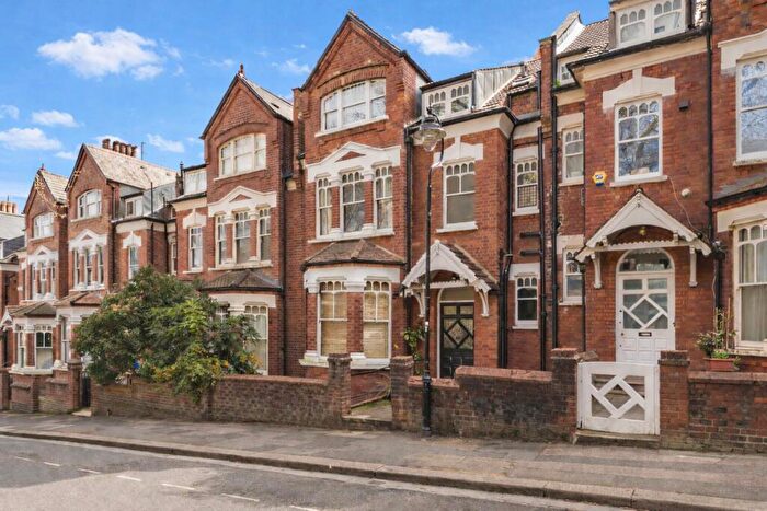 6 Bedroom Terraced House For Sale In Jacksons Lane, Highgate, London, N6