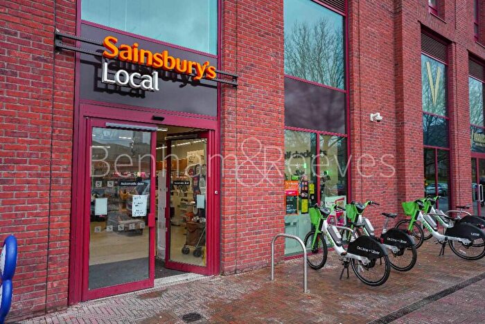 1 Bedroom Apartment To Rent In Hawser Lane, Poplar Riverside, E14