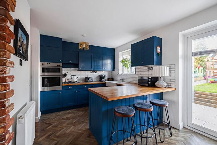 3 Bedroom Semi Detached House For Sale In Orchard Way, Beckenham, BR3