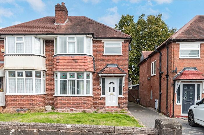 3 Bedroom Semi-Detached House For Sale In Chadwick Avenue, Rubery, Rednal, Birmingham, B45