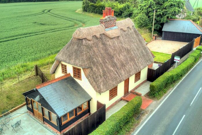 3 Bedroom Detached House For Sale In Rickstones Road, Rivenhall, CM8