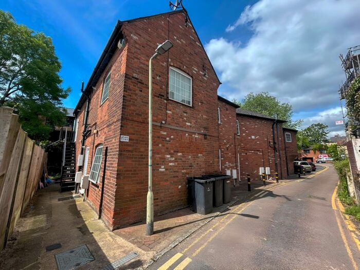 1 Bedroom Flat To Rent In Nutfield Lane, High Wycombe, HP11