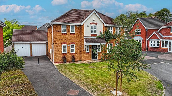 4 Bedroom Detached House For Sale In Kempton Drive, Dosthill, Tamworth, Staffordshire, B77