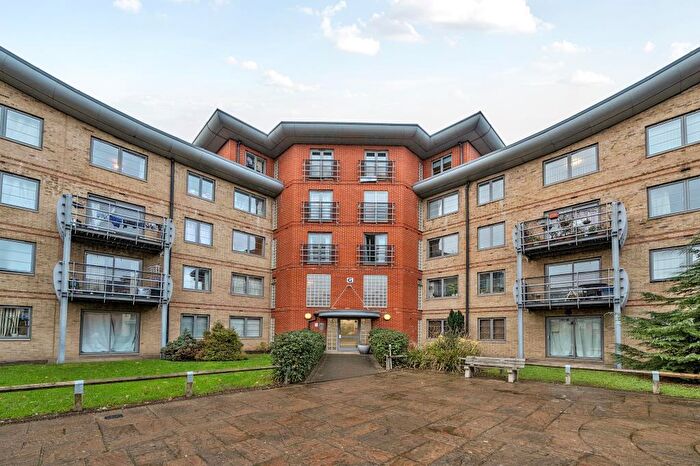 2 Bedroom Flat For Sale In Central Reading, Berkshire, RG1